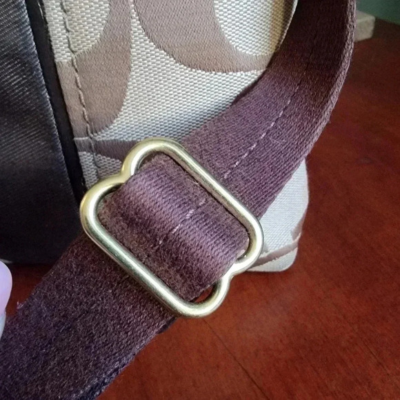 Coach Signature Stripe Swingpack Khaki Brown Jacquard and Patent Leather F48806 - Picture 4 of 13